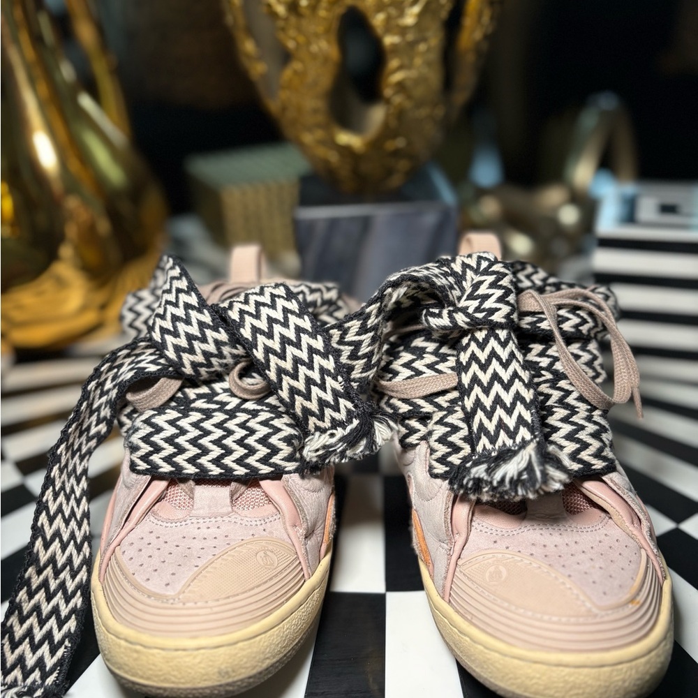 LANVIN CURB Women’s Size 37 Pink Sneakers with Black and White Laces